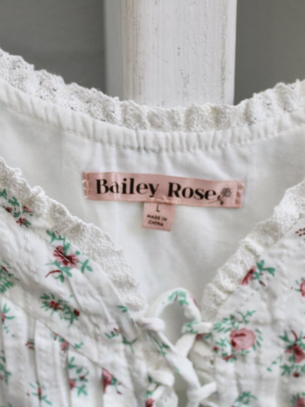 Bailey Rose Floral Lace-Up Pleated Lace Open Crop Top Tank White Size Large - Picture 4 of 7